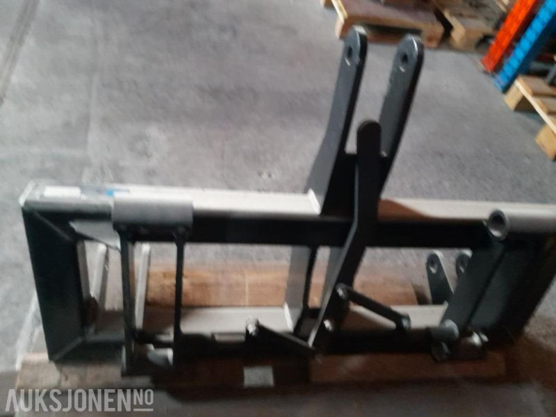 Agricultural machinery 2024 3 Punkt adapter med Trimafeste: picture 1