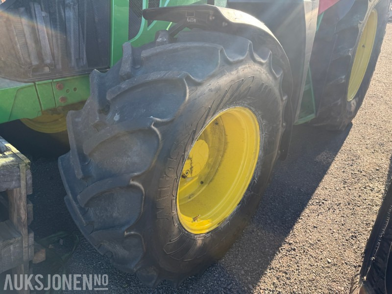 4 stk For og bakdekk fra John Deere 6100 - Traktordekk med felg - Agricultural machinery: picture 1 4 stk For og bakdekk fra John Deere 6100 - Traktordekk med felg - Agricultural machinery: picture 1