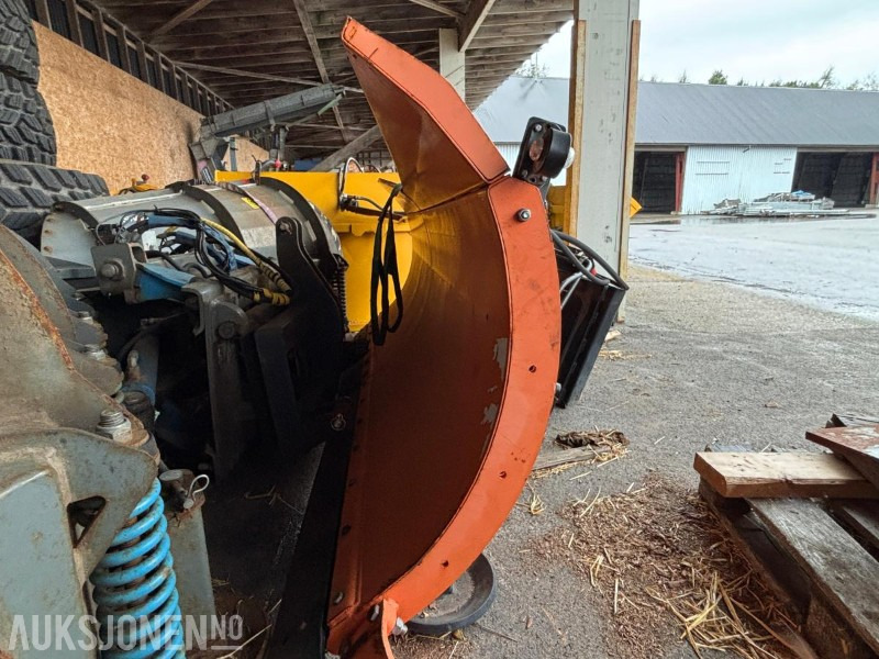 2010 Pronar PU-2600 Snøplog - Attachment for Construction machinery: picture 3 2010 Pronar PU-2600 Snøplog - Attachment for Construction machinery: picture 3