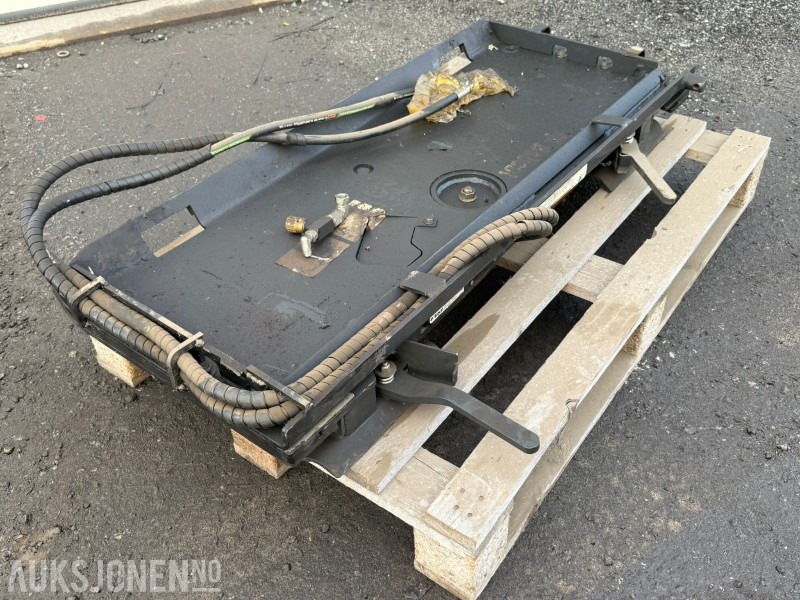 2017 Bobcat TILT-TATCH hydraulisk tilt-feste - Attachment for Construction machinery: picture 1 2017 Bobcat TILT-TATCH hydraulisk tilt-feste - Attachment for Construction machinery: picture 1