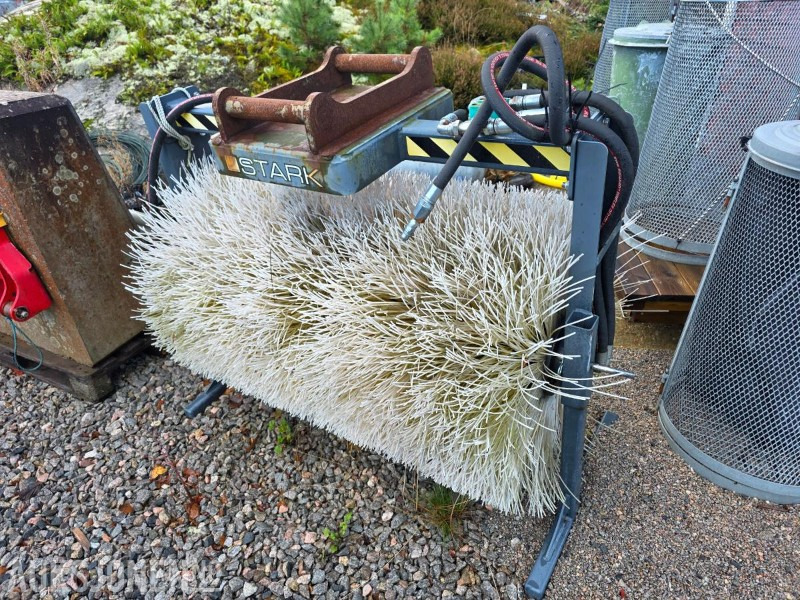 2017 TAH1300S hydraulisk feiebørste / Kost - Attachment for Construction machinery: picture 1 2017 TAH1300S hydraulisk feiebørste / Kost - Attachment for Construction machinery: picture 1