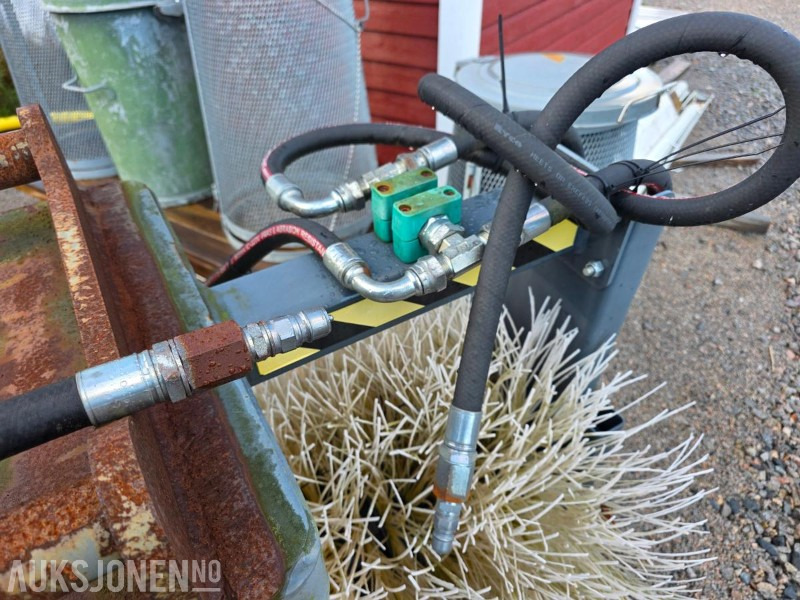 2017 TAH1300S hydraulisk feiebørste / Kost - Attachment for Construction machinery: picture 5 2017 TAH1300S hydraulisk feiebørste / Kost - Attachment for Construction machinery: picture 5