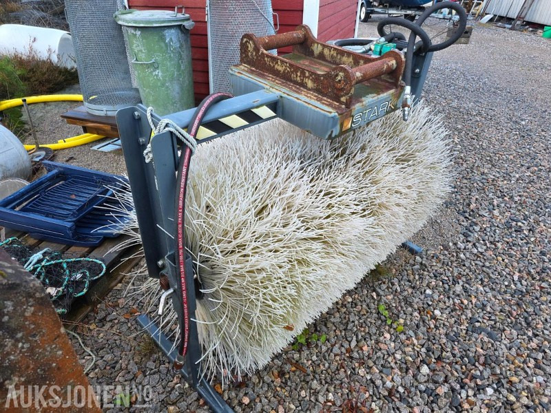 2017 TAH1300S hydraulisk feiebørste / Kost - Attachment for Construction machinery: picture 2 2017 TAH1300S hydraulisk feiebørste / Kost - Attachment for Construction machinery: picture 2