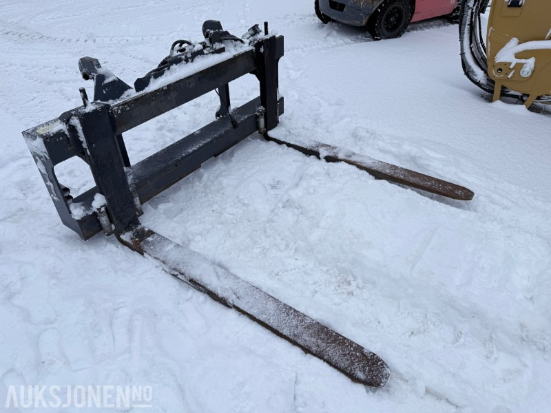 2021 LS Equipment 8t pallegafler - Attachment for Construction machinery: picture 1 2021 LS Equipment 8t pallegafler - Attachment for Construction machinery: picture 1