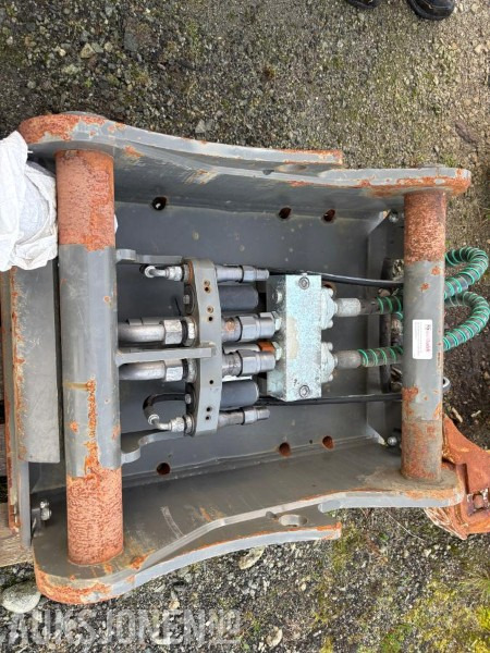 2021 OilQuick OQ80 - Attachment for Construction machinery: picture 1 2021 OilQuick OQ80 - Attachment for Construction machinery: picture 1