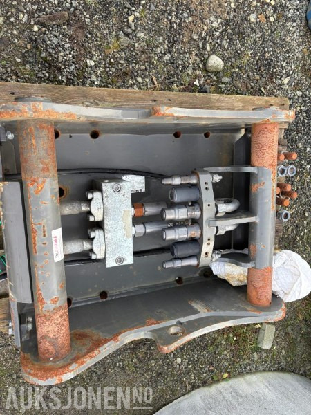 2021 OilQuick OQ80 - Attachment for Construction machinery: picture 4 2021 OilQuick OQ80 - Attachment for Construction machinery: picture 4