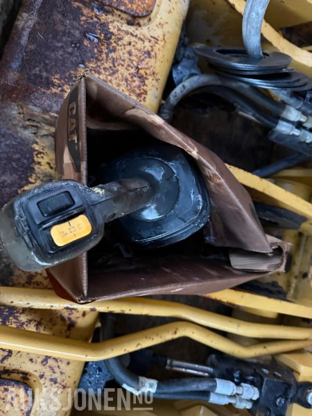 Cat hydraulisk hurtigkopling Cat 938M kopmlett m/Spak - Attachment for Construction machinery: picture 4 Cat hydraulisk hurtigkopling Cat 938M kopmlett m/Spak - Attachment for Construction machinery: picture 4