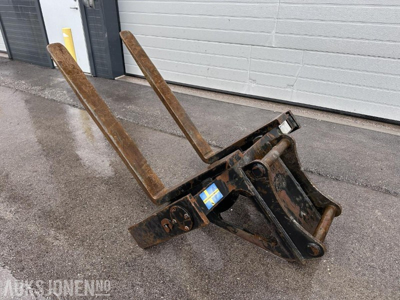 Götene Pallegaffel S60, 4t, 1200x1200 - Construction equipment: picture 2 Götene Pallegaffel S60, 4t, 1200x1200 - Construction equipment: picture 2