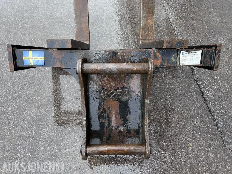 Götene Pallegaffel S60, 4t, 1200x1200 - Construction equipment: picture 4 Götene Pallegaffel S60, 4t, 1200x1200 - Construction equipment: picture 4