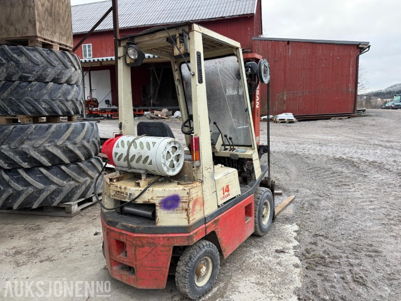 1989 Nissan Gaffeltruck på gass, PH01A14U, 1350kg, 4,75m. Rep.objekt - Material handling equipment: picture 3 1989 Nissan Gaffeltruck på gass, PH01A14U, 1350kg, 4,75m. Rep.objekt - Material handling equipment: picture 3