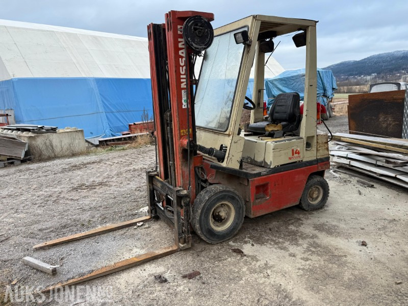 1989 Nissan Gaffeltruck på gass, PH01A14U, 1350kg, 4,75m. Rep.objekt - Material handling equipment: picture 1 1989 Nissan Gaffeltruck på gass, PH01A14U, 1350kg, 4,75m. Rep.objekt - Material handling equipment: picture 1