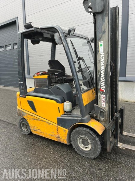 2002 Jungheinrich EFG-VAC 22 - Gaffeltruck - Truck - Material handling equipment: picture 5 2002 Jungheinrich EFG-VAC 22 - Gaffeltruck - Truck - Material handling equipment: picture 5