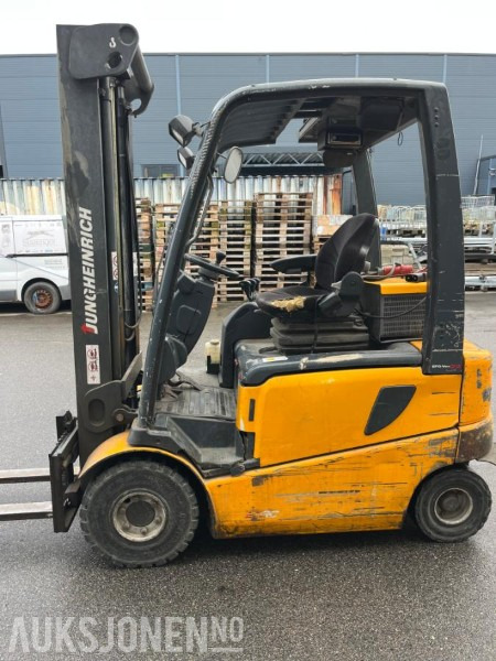 2002 Jungheinrich EFG-VAC 22 - Gaffeltruck - Truck - Material handling equipment: picture 1 2002 Jungheinrich EFG-VAC 22 - Gaffeltruck - Truck - Material handling equipment: picture 1