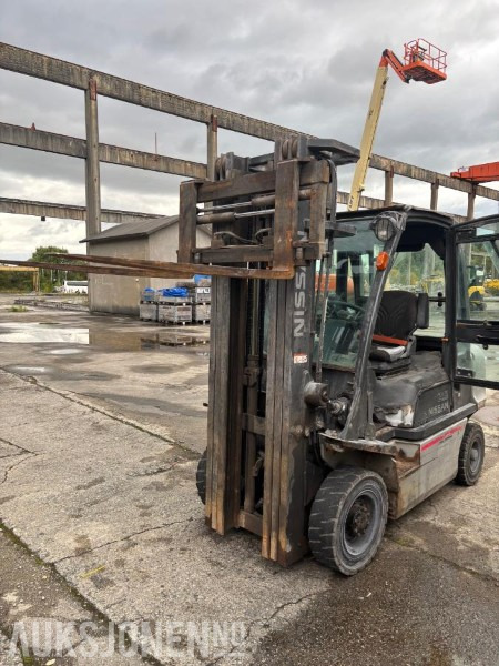 2010 Nissan Y1D2A25Q - Material handling equipment: picture 4 2010 Nissan Y1D2A25Q - Material handling equipment: picture 4