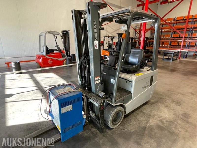 2011 NISSAN G1N120Q ELEKTRISK GAFFELTRUCK - MED LADER - LØFTEHØYDE: 3,3 M. - NYE SLANGER - 1496 TIMER. - Material handling equipment: picture 1 2011 NISSAN G1N120Q ELEKTRISK GAFFELTRUCK - MED LADER - LØFTEHØYDE: 3,3 M. - NYE SLANGER - 1496 TIMER. - Material handling equipment: picture 1