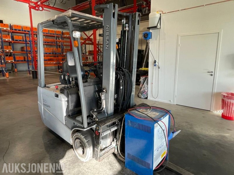 2011 NISSAN G1N120Q ELEKTRISK GAFFELTRUCK - MED LADER - LØFTEHØYDE: 3,3 M. - NYE SLANGER - 1496 TIMER. - Material handling equipment: picture 4 2011 NISSAN G1N120Q ELEKTRISK GAFFELTRUCK - MED LADER - LØFTEHØYDE: 3,3 M. - NYE SLANGER - 1496 TIMER. - Material handling equipment: picture 4