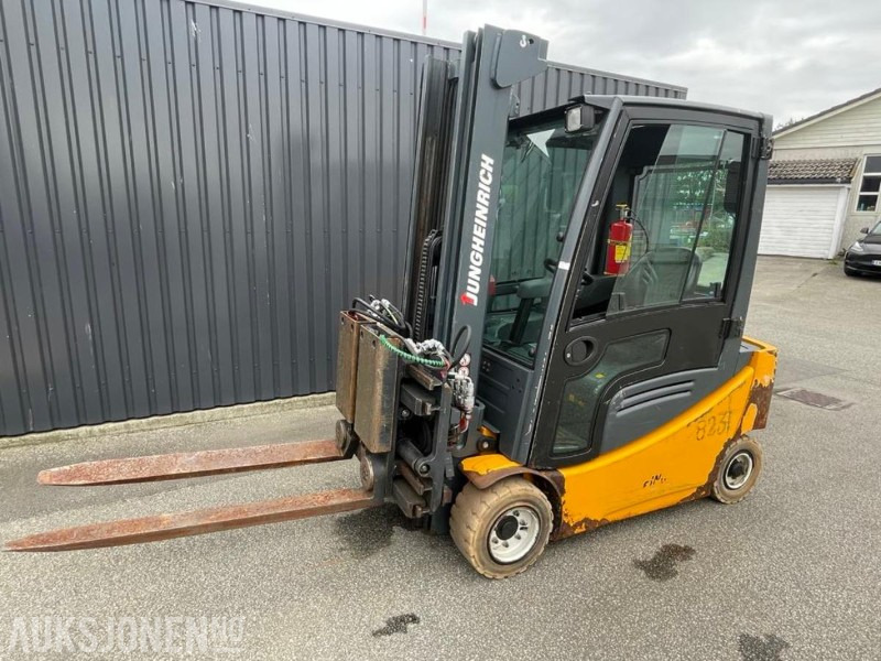 2012 Jungheinrich EFG 320 EL.Truck - Ravas vekt - 7 m. løftehøyde - 2 tonn løftekapasitet - 4812 timer. - Material handling equipment: picture 1 2012 Jungheinrich EFG 320 EL.Truck - Ravas vekt - 7 m. løftehøyde - 2 tonn løftekapasitet - 4812 timer. - Material handling equipment: picture 1