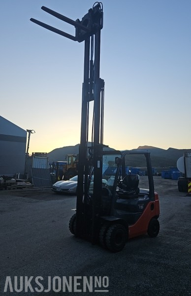 2018 Toyota Tonero 02-8FDF15 truck med rotator trippelmast og tvillinghjul - Material handling equipment: picture 5 2018 Toyota Tonero 02-8FDF15 truck med rotator trippelmast og tvillinghjul - Material handling equipment: picture 5