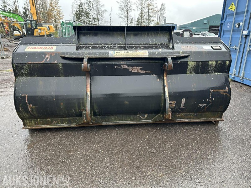 UFO Lasteskuff 2500L BM-feste - Construction equipment: picture 5 UFO Lasteskuff 2500L BM-feste - Construction equipment: picture 5