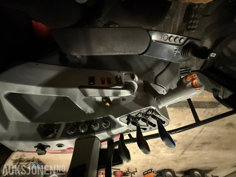 Farm tractor Valtra A104 m Laster, skuffe og pallegaffel: picture 10 Farm tractor Valtra A104 m Laster, skuffe og pallegaffel: picture 10