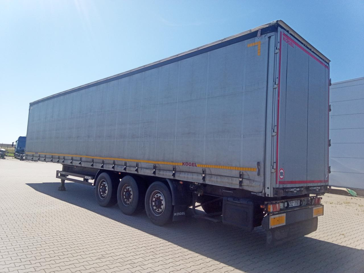 Curtainsider semi-trailer KOEGEL S24: picture 9