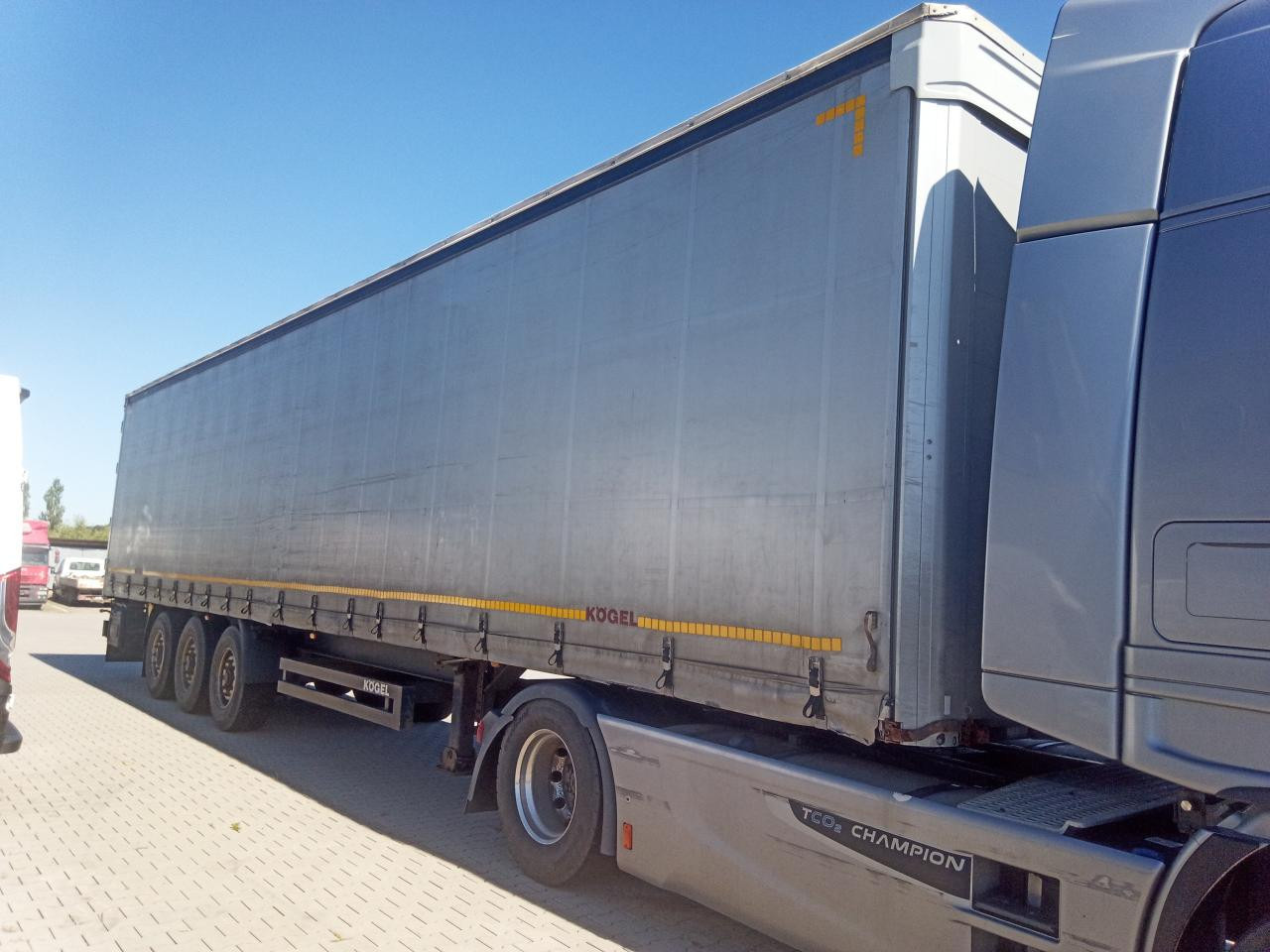 Curtainsider semi-trailer KOEGEL S24: picture 11