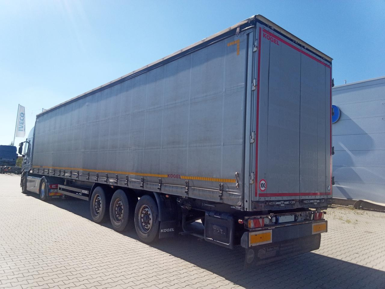 Curtainsider semi-trailer KOEGEL S24: picture 13