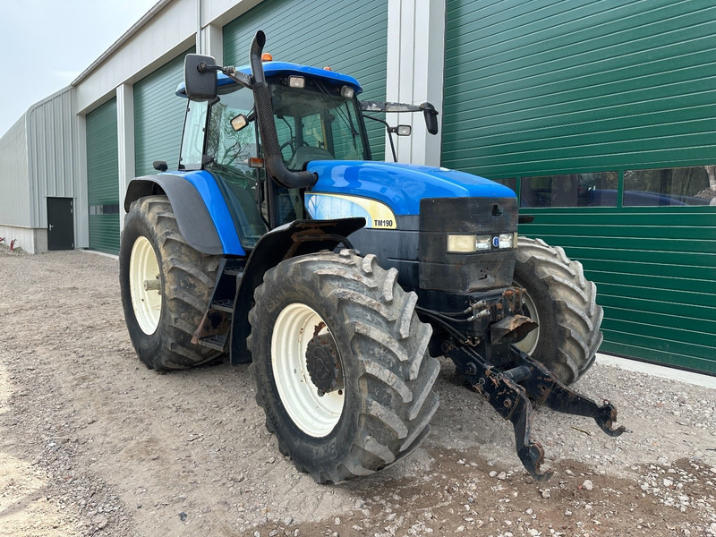 New Holland TM 190 - Farm tractor: picture 2 New Holland TM 190 - Farm tractor: picture 2