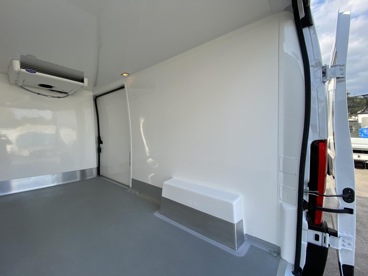 PEUGEOT BOXER L3H2 180PS CONFORT 335 / FRISCHDIENST BIS 0 + XARIOS 300 12-230V - Refrigerated delivery van: picture 2 PEUGEOT BOXER L3H2 180PS CONFORT 335 / FRISCHDIENST BIS 0 + XARIOS 300 12-230V - Refrigerated delivery van: picture 2