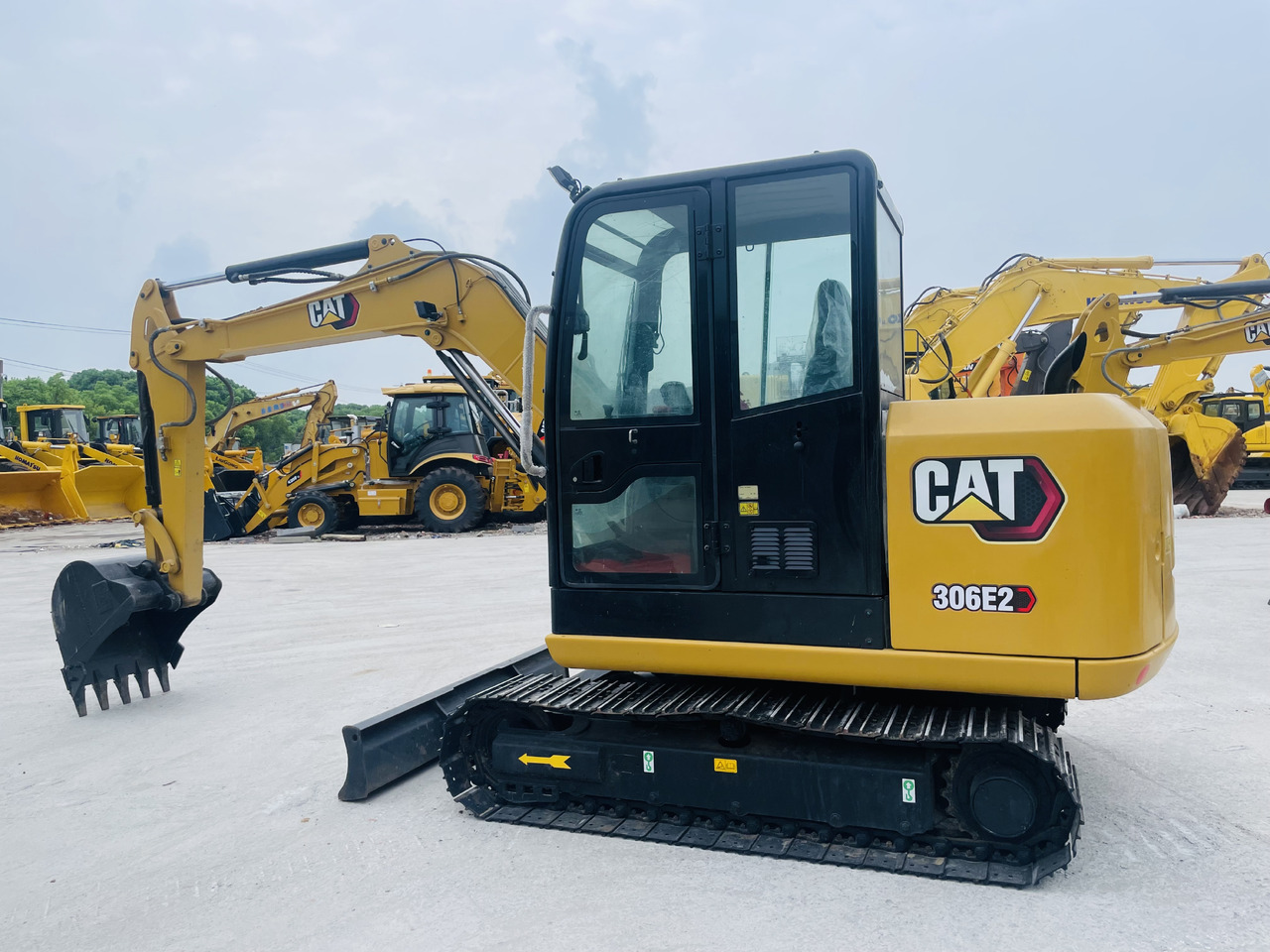 Caterpillar 306 Used Excavator CAT306E 6 Ton Komatsu PC56 Doosan DX60 Hyundai 60 Sany SY60 Kubota KX183 Crawler Excavators on Hot Sale - Crawler excavator: picture 4 Caterpillar 306 Used Excavator CAT306E 6 Ton Komatsu PC56 Doosan DX60 Hyundai 60 Sany SY60 Kubota KX183 Crawler Excavators on Hot Sale - Crawler excavator: picture 4