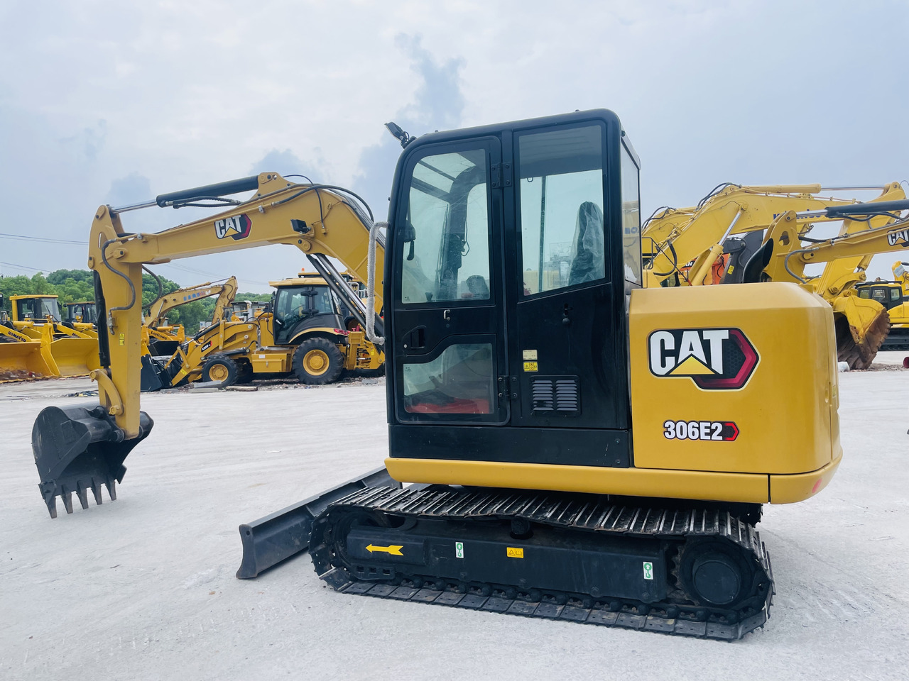 Caterpillar 306 Used Excavator CAT306E 6 Ton Komatsu PC56 Doosan DX60 Hyundai 60 Sany SY60 Kubota KX183 Crawler Excavators on Hot Sale - Crawler excavator: picture 3 Caterpillar 306 Used Excavator CAT306E 6 Ton Komatsu PC56 Doosan DX60 Hyundai 60 Sany SY60 Kubota KX183 Crawler Excavators on Hot Sale - Crawler excavator: picture 3