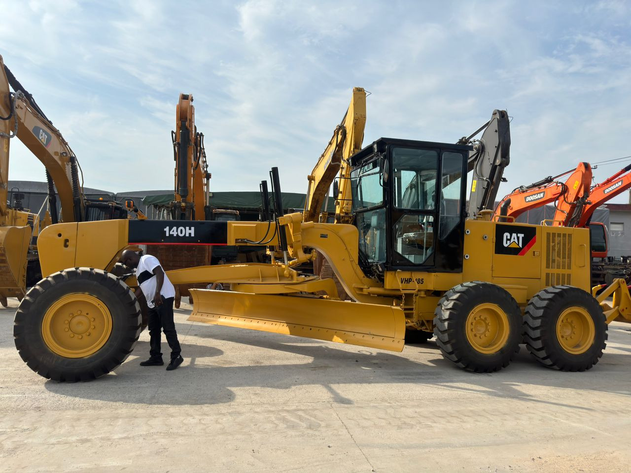 Caterpillar CAT 140H 140K 140M Used Motor Grader Secondhand Graders in Low Price - Grader: picture 3 Caterpillar CAT 140H 140K 140M Used Motor Grader Secondhand Graders in Low Price - Grader: picture 3