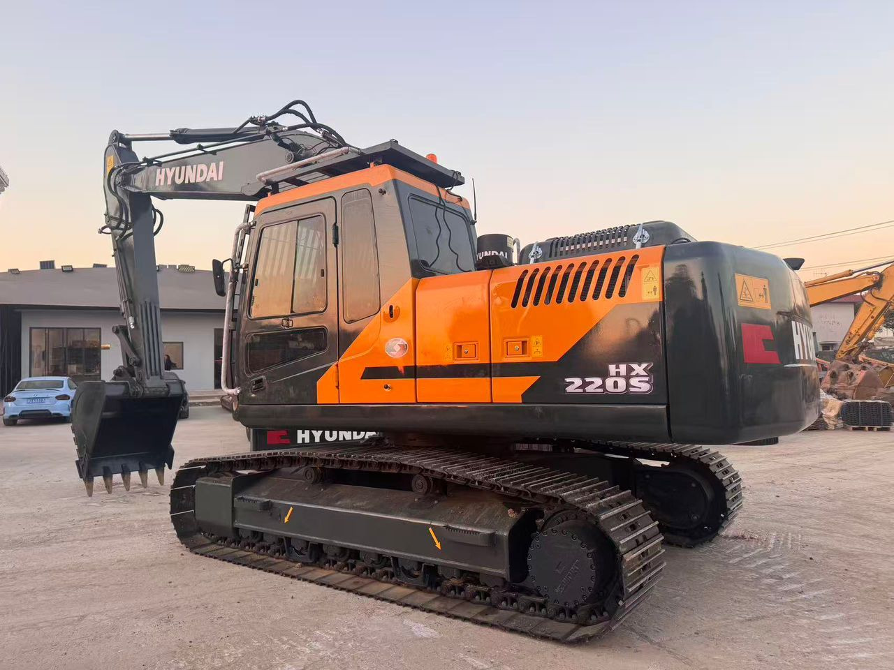 Hyundai 220LC-9S 220 225 Used Crawler Excavator in Excellent Work Performance - Crawler excavator: picture 1 Hyundai 220LC-9S 220 225 Used Crawler Excavator in Excellent Work Performance - Crawler excavator: picture 1