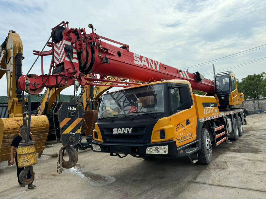 Sany Used Truck Crane 25 Ton with Excellent Work Performance and 1 year Warrenty - Mobile crane: picture 1 Sany Used Truck Crane 25 Ton with Excellent Work Performance and 1 year Warrenty - Mobile crane: picture 1