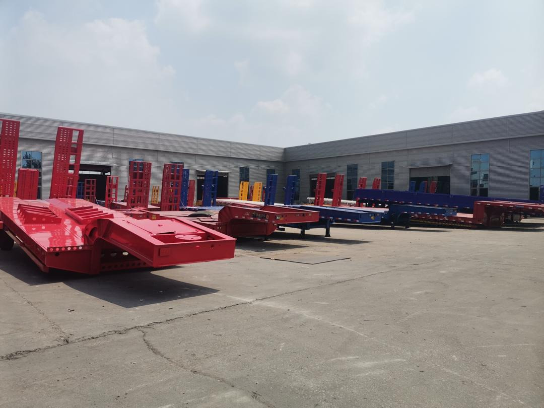 ZHICHENG Semi Flat Bed Low Bed in length 8M, 10M, 12M, 14M,16M - Low loader semi-trailer: picture 2 ZHICHENG Semi Flat Bed Low Bed in length 8M, 10M, 12M, 14M,16M - Low loader semi-trailer: picture 2