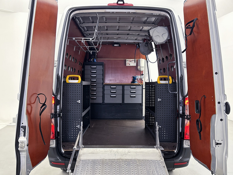 Mercedes-Benz Sprinter 316 2.2 CDI L2H2 Inrichting Oprijplaat Navigatie Achteruitrijcamera Apple Carplay/Android Auto - Panel van: picture 5 Mercedes-Benz Sprinter 316 2.2 CDI L2H2 Inrichting Oprijplaat Navigatie Achteruitrijcamera Apple Carplay/Android Auto - Panel van: picture 5