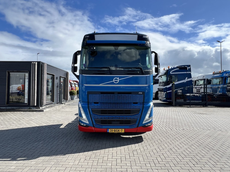 Volvo FH 460 4x2 trekker Globetrotter / 2x Fuel Tank - Tractor truck: picture 2 Volvo FH 460 4x2 trekker Globetrotter / 2x Fuel Tank - Tractor truck: picture 2
