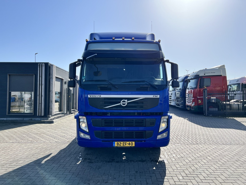 Volvo FM 370 4x2 trekker Globetrotter / Euro 5 /NEW TUV - Tractor truck: picture 2 Volvo FM 370 4x2 trekker Globetrotter / Euro 5 /NEW TUV - Tractor truck: picture 2