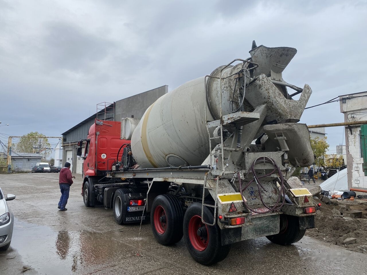 CIFA - Concrete mixer semi-trailer: picture 4 CIFA - Concrete mixer semi-trailer: picture 4