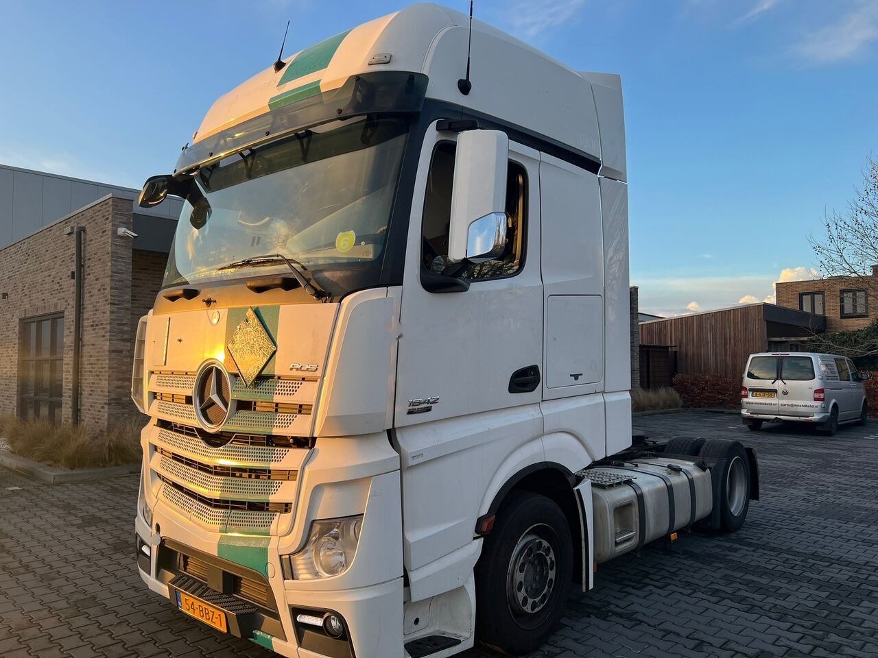 Mercedes-Benz Actros 1842 MP4 - Tractor truck: picture 2 Mercedes-Benz Actros 1842 MP4 - Tractor truck: picture 2