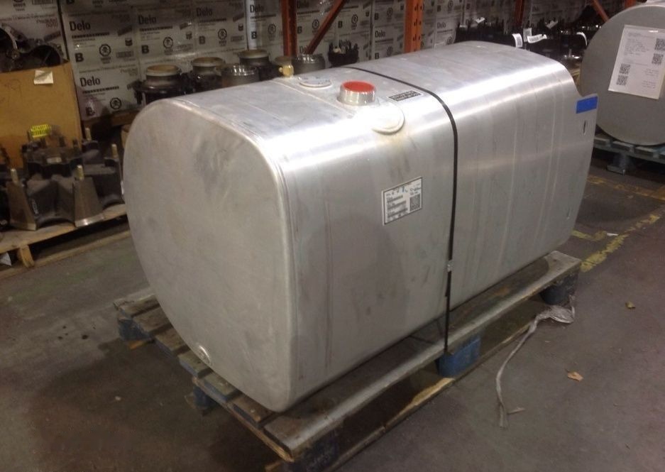 Volvo - Fuel tank for Truck: picture 1 Volvo - Fuel tank for Truck: picture 1
