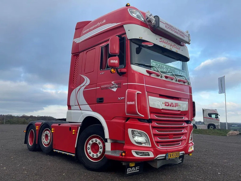 DAF XF 530 Twensteer Special interior. Full Air suspension Hydr. system - Tractor truck: picture 2 DAF XF 530 Twensteer Special interior. Full Air suspension Hydr. system - Tractor truck: picture 2