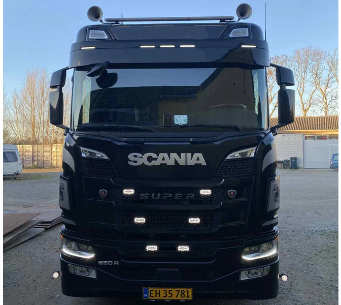 Scania R560 560R super 6x2*4 rearsteering. Hydr. system Air / Air suspension - Tractor truck: picture 5 Scania R560 560R super 6x2*4 rearsteering. Hydr. system Air / Air suspension - Tractor truck: picture 5