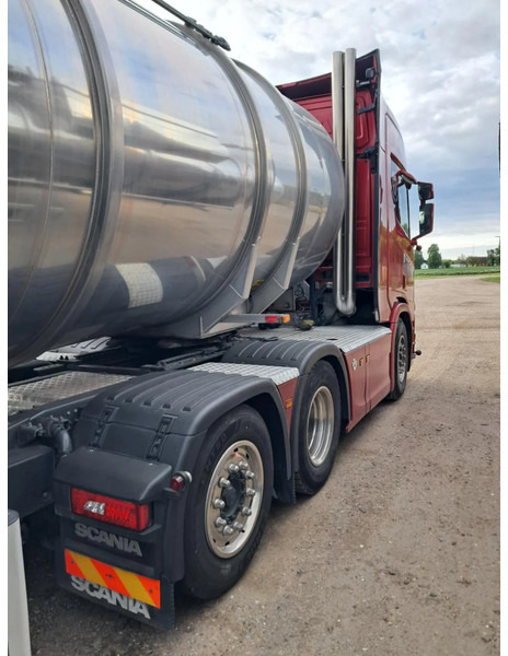 Scania R590 V8 NGS Rear steering 6x2*4. Air / Air suspension. Hydr. system - Tractor truck: picture 5 Scania R590 V8 NGS Rear steering 6x2*4. Air / Air suspension. Hydr. system - Tractor truck: picture 5