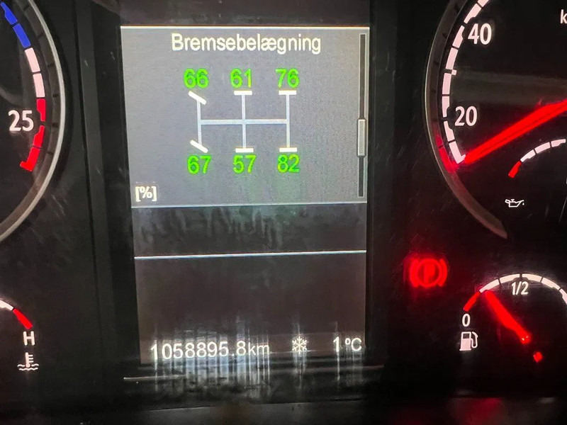 Tractor truck Scania T520 V8 Speciel interior. Air / Air suspension. Opticruise / Retarder .PTO on Engine and gearbox. New Hydr. system.: picture 18