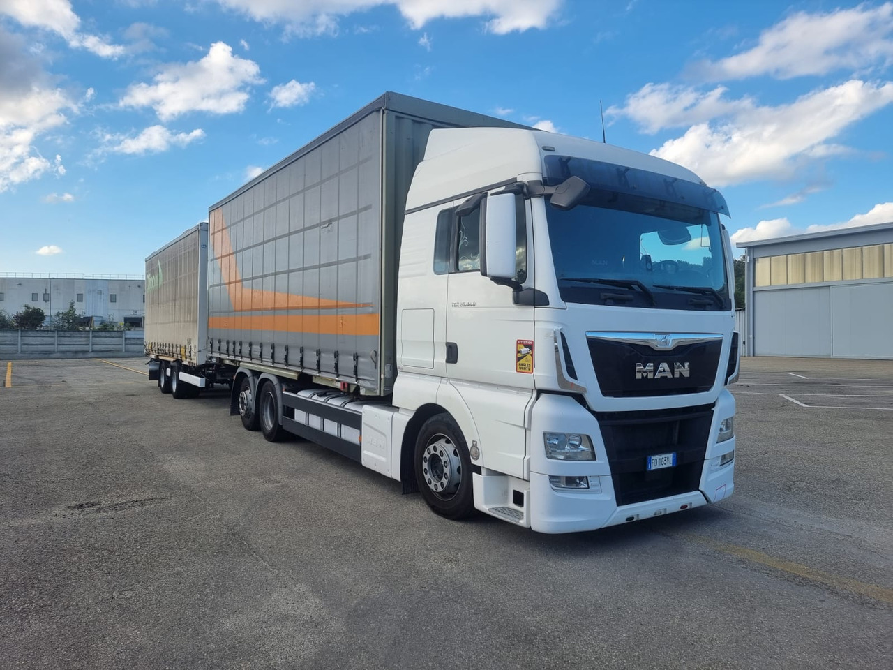 AUTOCARRO PORTACASSE - 2016 - 781000 km MAN TGX 26.440 6x2 - Curtain side truck, Curtainsider trailer: picture 1 AUTOCARRO PORTACASSE - 2016 - 781000 km MAN TGX 26.440 6x2 - Curtain side truck, Curtainsider trailer: picture 1