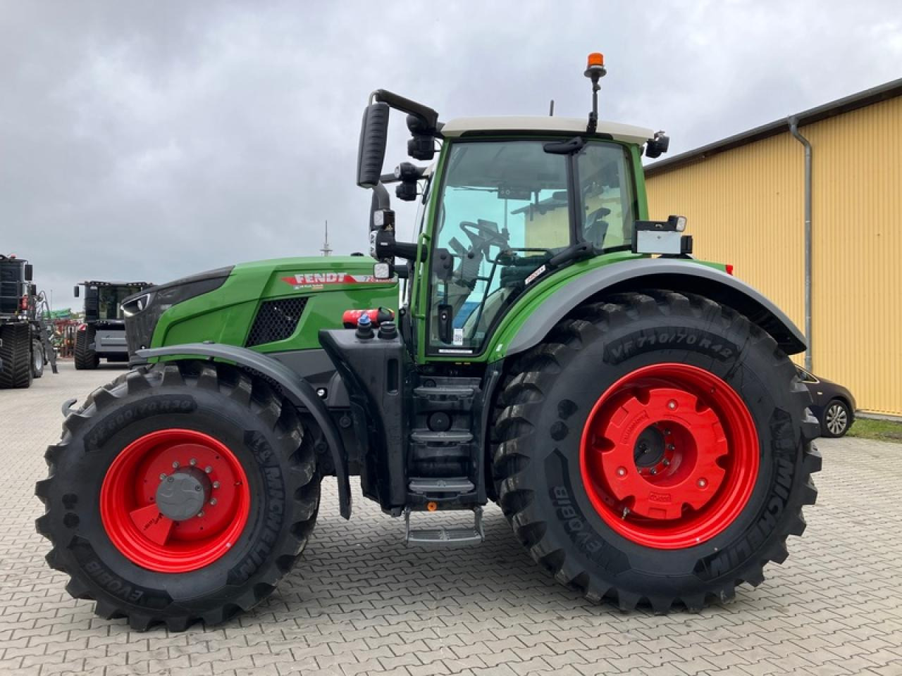 Fendt VARIO 728 GEN 7 PROFI+ RTK - Farm tractor: picture 2 Fendt VARIO 728 GEN 7 PROFI+ RTK - Farm tractor: picture 2