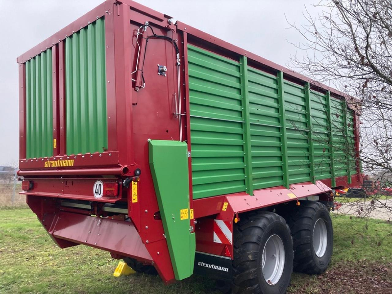 Strautmann GIGA 4602 DO - Farm tipping trailer/ Dumper: picture 4 Strautmann GIGA 4602 DO - Farm tipping trailer/ Dumper: picture 4