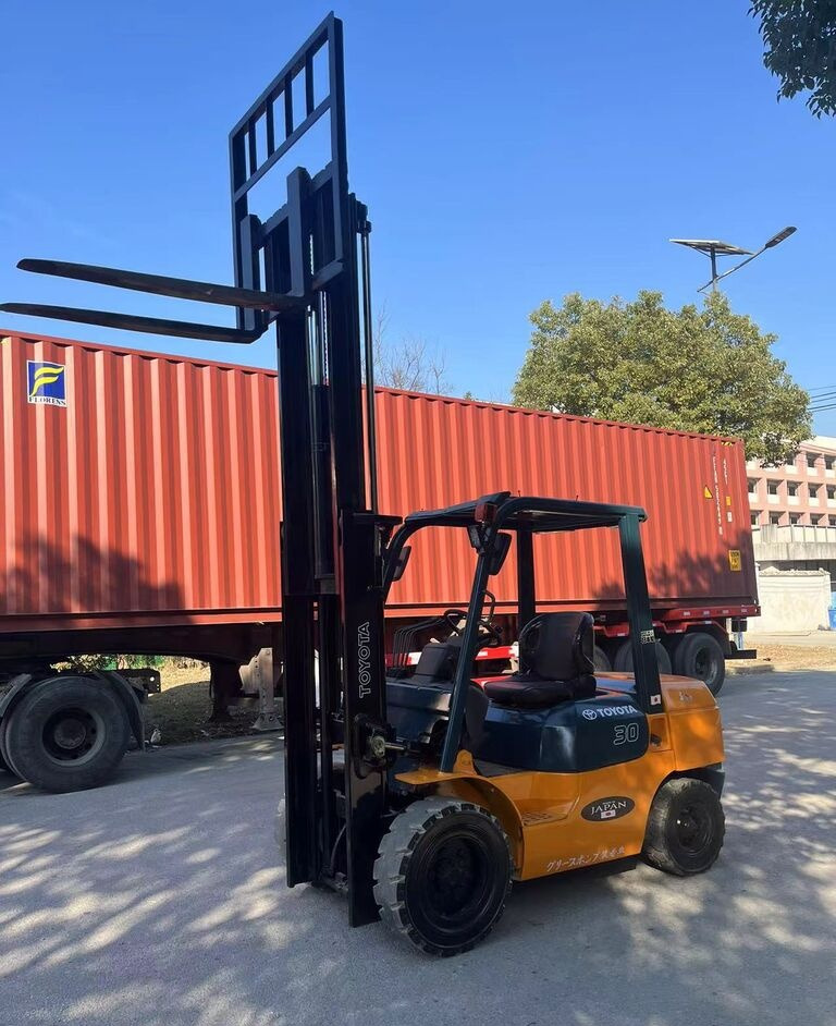 Toyota Made in Japan 7FD30 3ton 5ton 7FD50 for sale - Diesel forklift: picture 5 Toyota Made in Japan 7FD30 3ton 5ton 7FD50 for sale - Diesel forklift: picture 5