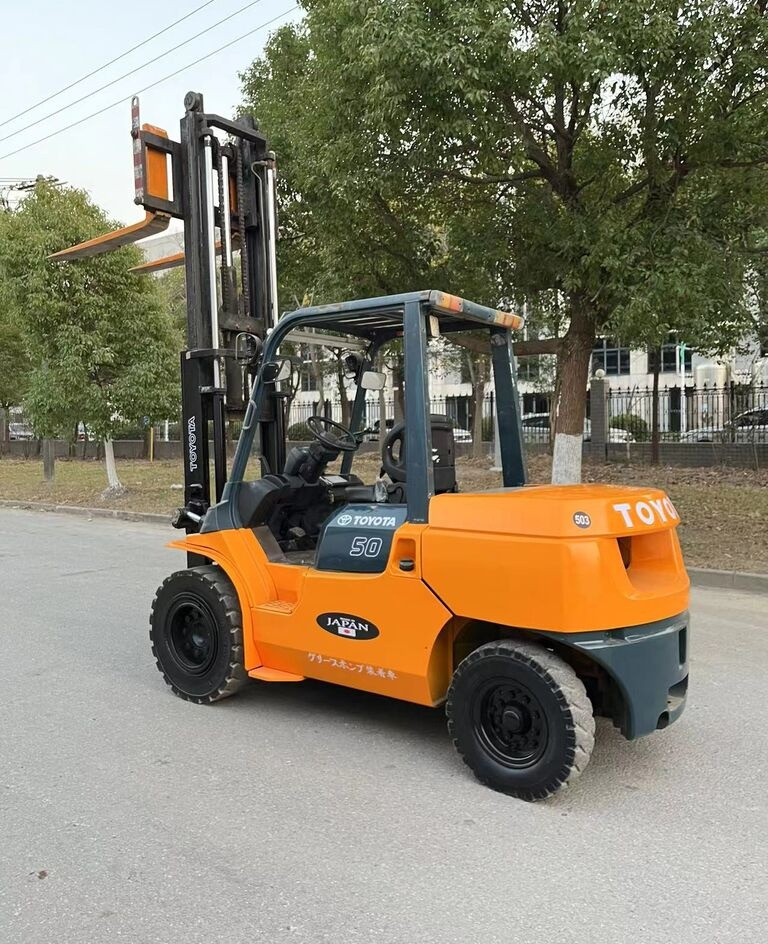 Toyota Made in Japan 7FD30 3ton 5ton 7FD50 for sale - Diesel forklift: picture 3 Toyota Made in Japan 7FD30 3ton 5ton 7FD50 for sale - Diesel forklift: picture 3
